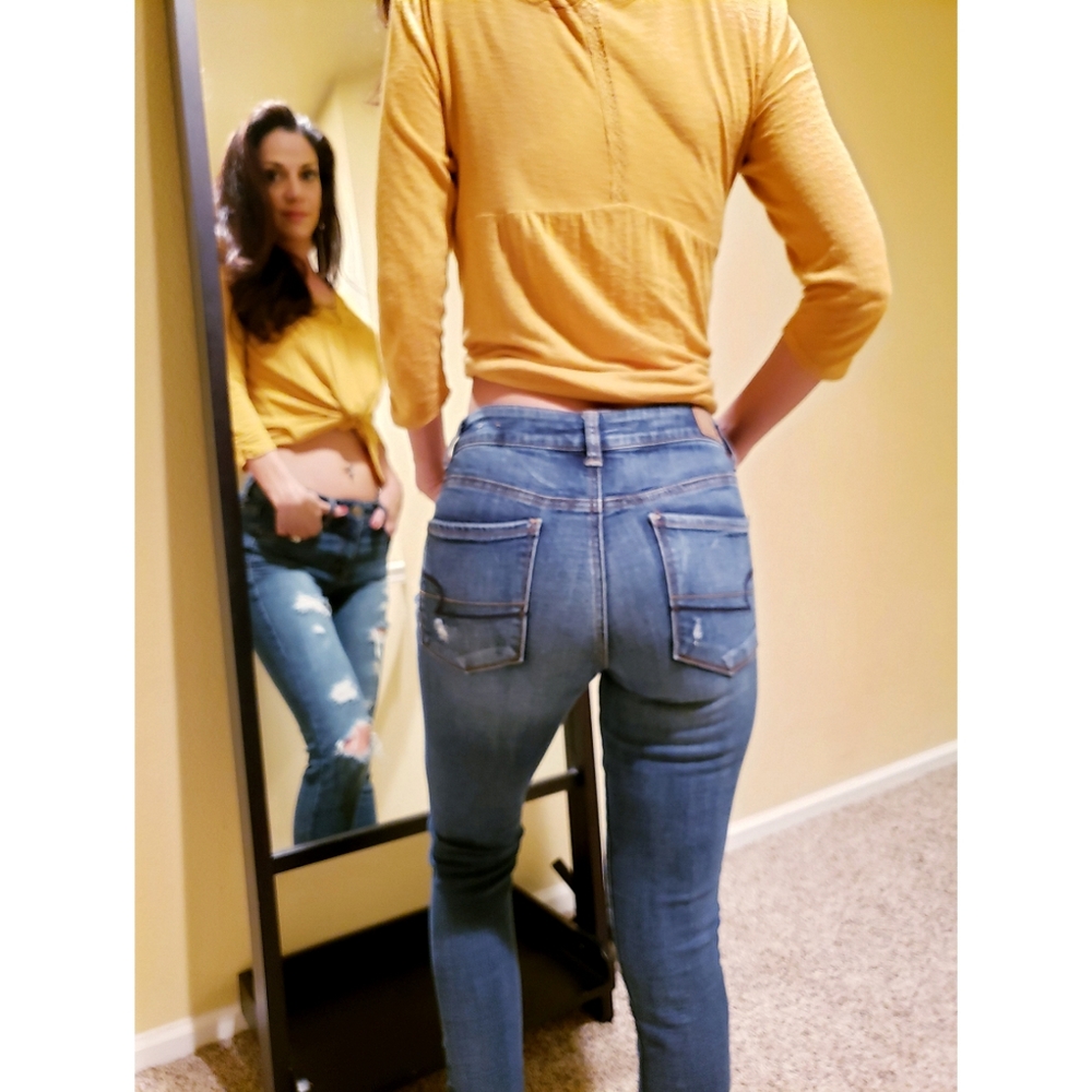 AE High-rise Distressed Jegging Size 4